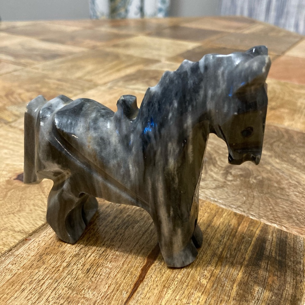 Marble craved horse figurines set if 2 - Picture 3 of 7